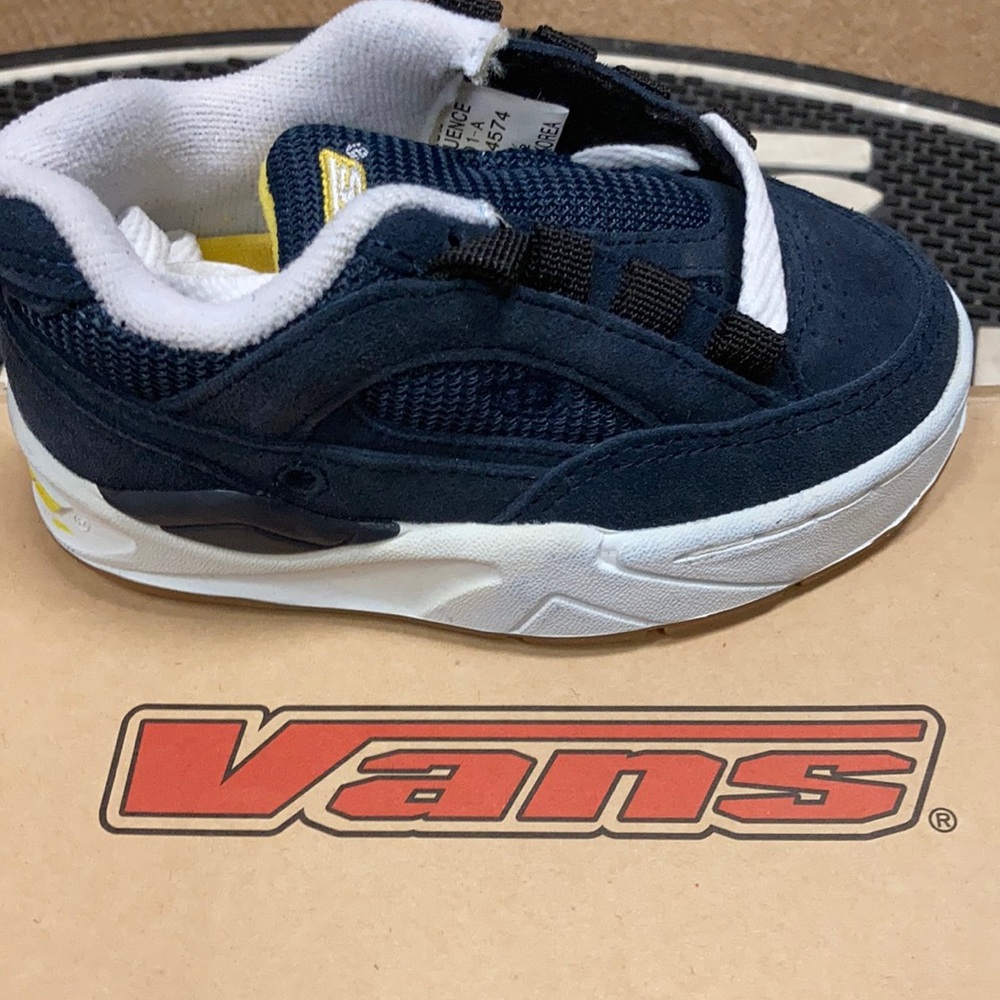 Youth vans 8.5 new in box rare vintage vans